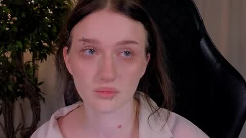 Ellie online show from November 23, 5:18 am