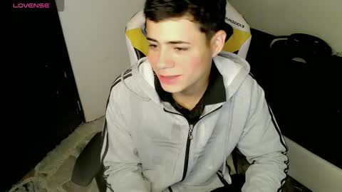 Snapshot of elii_797 chatting on October 7, 12:02 pm bby-santy online show from October 7, 12:02 pm