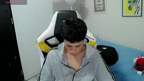 Snapshot of elii_797 chatting on November 10, 11:37 pm bby-santy online show from November 10, 11:37 pm