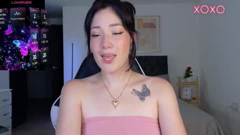 eliiih_ online show from October 31, 3:18 am