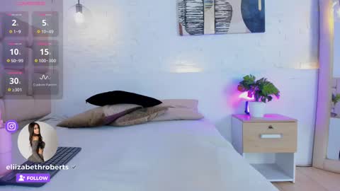 E L I I Z A B E T H   online show from February 12, 10:14 am