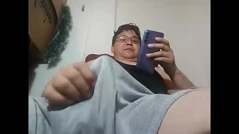 elimposstor online show from December 31, 11:06 pm