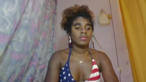 Snapshot of elina981 chatting on May 4, 12:12 pm elina981 online show from May 4, 12:12 pm