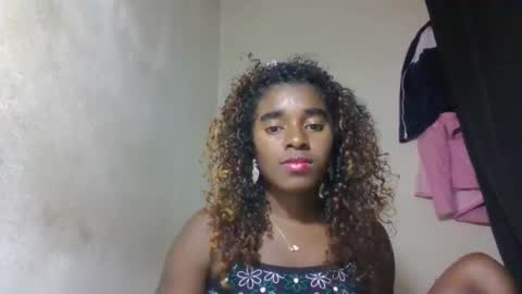 Snapshot of elina981 chatting on May 20, 9:59 am elina981 online show from May 20, 9:59 am