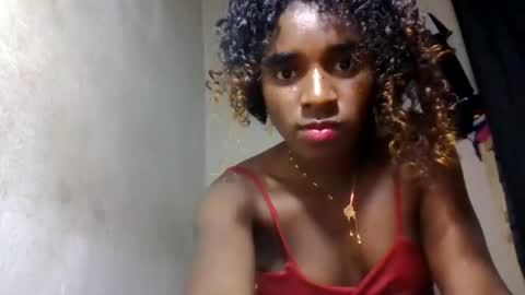 Snapshot of elina981 chatting on May 25, 2:45 pm elina981 online show from May 25, 2:45 pm