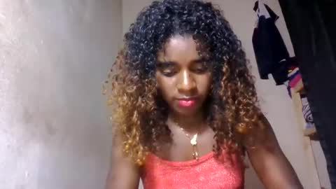 Snapshot of elina981 chatting on May 26, 8:54 am elina981 online show from May 26, 8:54 am