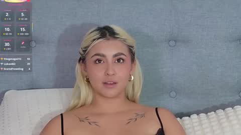 Snapshot of elina_hills chatting on November 4, 9:58 pm Elina online show from November 4, 9:58 pm