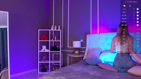 Snapshot of elina_nortas chatting on September 24, 1:42 am Elina online show from September 24, 1:42 am