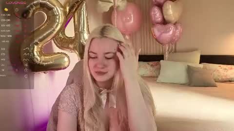 Elina online show from June 18, 4:24 am