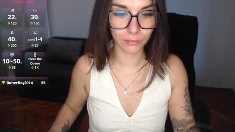 Snapshot of elina_posh chatting on March 10, 1:27 pm Liza online show from March 10, 1:27 pm