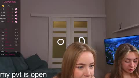 Snapshot of elina_wilgauch chatting on November 19, 1:05 am Elina online show from November 19, 1:05 am