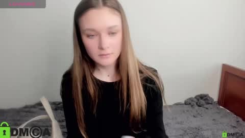 Snapshot of elina_x chatting on May 14, 1:18 pm elina_x online show from May 14, 1:18 pm