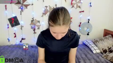 Snapshot of elina_x chatting on June 13, 1:31 pm elina_x online show from June 13, 1:31 pm