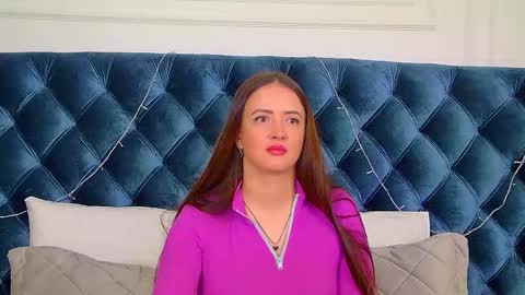 ElinaBellucci online show from January 9, 4:37 am