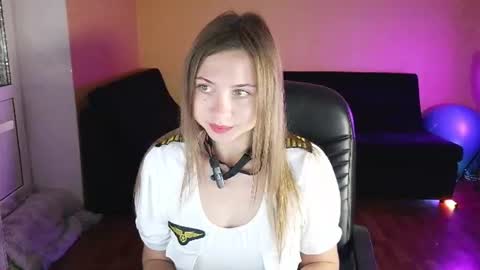 elinaharper online show from July 18, 11:19 pm