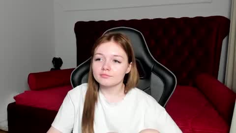 elinavale online show from June 11, 12:32 am