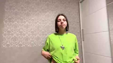 Elisa online show from October 19, 7:03 pm