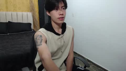 Snapshot of elio_collem chatting on December 11, 8:58 am ELIO online show from December 11, 8:58 am