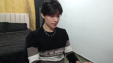 Snapshot of elio_collem chatting on December 15, 8:52 am ELIO online show from December 15, 8:52 am