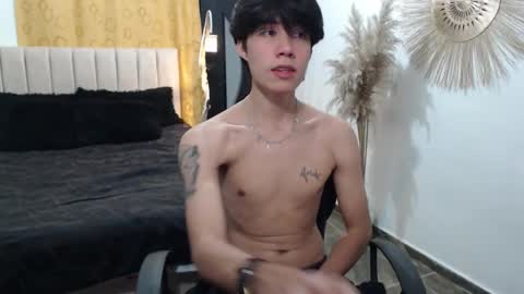 Snapshot of elio_collem chatting on September 9, 2:22 am ELIO online show from September 9, 2:22 am