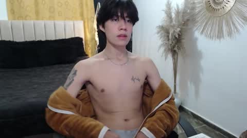 Snapshot of elio_collem chatting on September 23, 1:08 am ELIO online show from September 23, 1:08 am