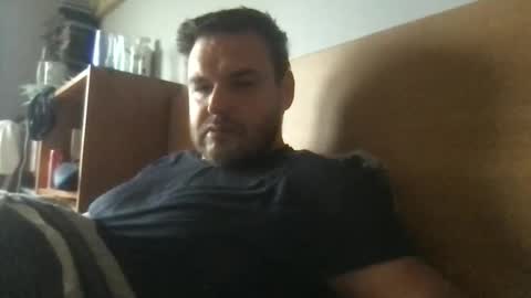 Snapshot of eliot26 chatting on May 9, 9:47 am e26 online show from May 9, 9:47 am