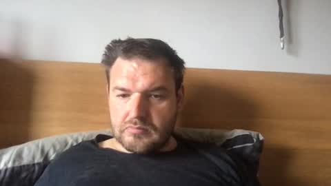 Snapshot of eliot26 chatting on May 10, 11:15 am e26 online show from May 10, 11:15 am