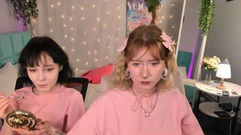 Snapshot of elira_vane chatting on June 21, 11:02 am Elira Vane online show from June 21, 11:02 am