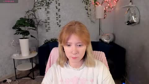 Snapshot of elira_vane chatting on July 13, 2:58 am Elira Vane online show from July 13, 2:58 am