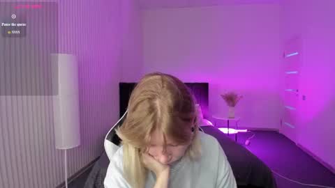 Snapshot of elira_vane chatting on July 14, 2:49 am Elira Vane online show from July 14, 2:49 am
