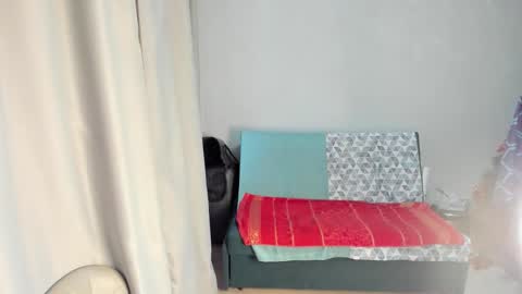 Snapshot of elis_gabbi chatting on December 16, 1:32 am Elis online show from December 16, 1:32 am