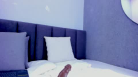 Snapshot of elisa_castrillon chatting on December 17, 10:00 pm Elisa online show from December 17, 10:00 pm