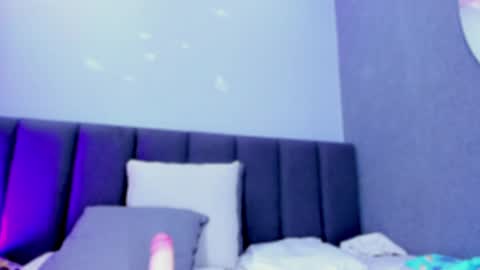 Snapshot of elisa_castrillon chatting on December 19, 10:53 pm Elisa online show from December 19, 10:53 pm