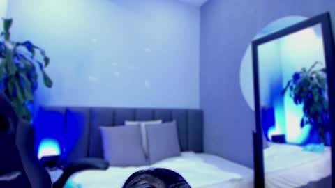 Snapshot of elisa_castrillon chatting on December 20, 7:28 pm Elisa online show from December 20, 7:28 pm