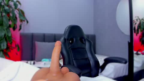 Snapshot of elisa_castrillon chatting on January 16, 12:55 am Elisa online show from January 16, 12:55 am