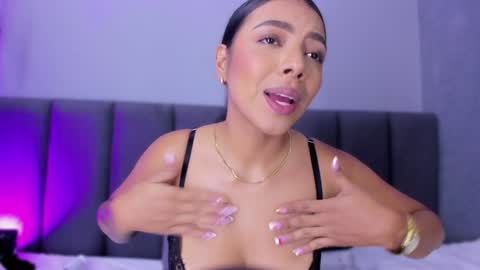Snapshot of elisa_castrillon chatting on January 30, 11:13 pm Elisa online show from January 30, 11:13 pm