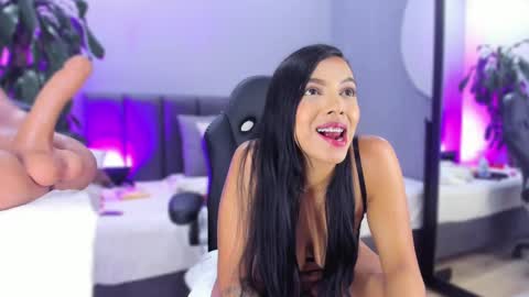 Snapshot of elisa_castrillon chatting on February 28, 12:32 am Elisa online show from February 28, 12:32 am