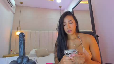 Snapshot of elisa_castrillon chatting on September 28, 5:18 pm Elisa online show from September 28, 5:18 pm