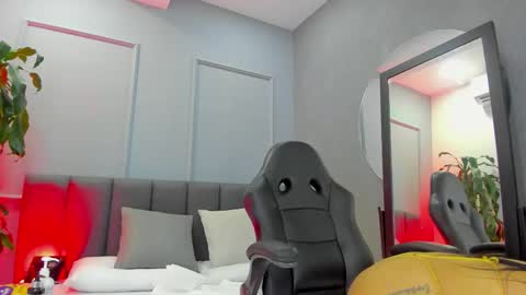Snapshot of elisa_castrillon chatting on October 19, 7:03 pm Elisa online show from October 19, 7:03 pm