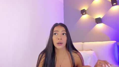 Snapshot of elisa_castrillon chatting on July 15, 8:58 pm Elisa online show from July 15, 8:58 pm