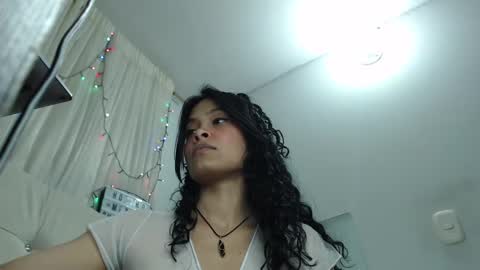 Snapshot of elisa_diaz_14 chatting on December 26, 4:10 am Elisa Diaz online show from December 26, 4:10 am