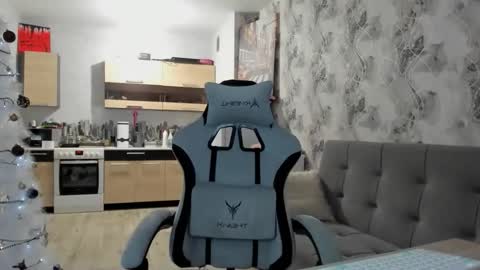 Aletta Oushen online show from December 23, 10:24 am