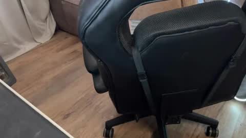 Elisa North online show from February 27, 5:13 am