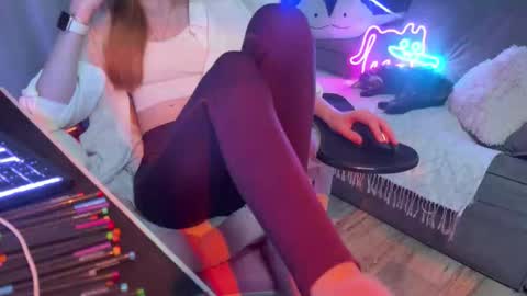 Elisa North online show from September 26, 5:28 pm