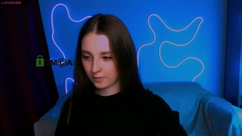 Snapshot of elisa_rise chatting on April 3, 7:23 pm elisa_rise online show from April 3, 7:23 pm