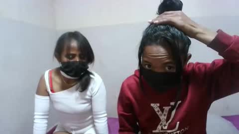 Snapshot of elisabet88 chatting on October 5, 5:22 pm elisabet88 online show from October 5, 5:22 pm