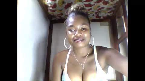 Snapshot of elisabeth2525 chatting on October 13, 7:41 am elisabeth2525 online show from October 13, 7:41 am