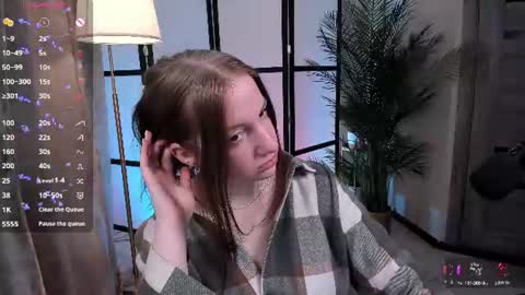 Snapshot of elisabeth_binder chatting on June 18, 3:29 am your sweet Lisa online show from June 18, 3:29 am