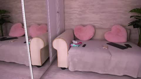 Snapshot of elisabeth_jason chatting on July 19, 5:55 am elisabeth_jason online show from July 19, 5:55 am