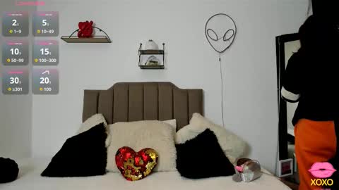 Snapshot of elisabeth_swan chatting on September 29, 12:21 pm Elizabeth  online show from September 29, 12:21 pm